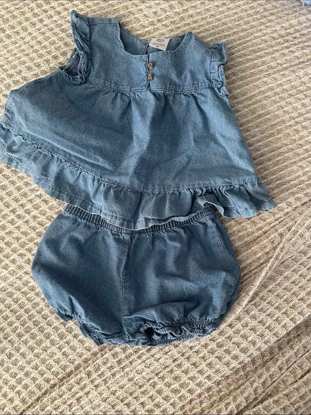 Bundle of 6 baby girl outfits